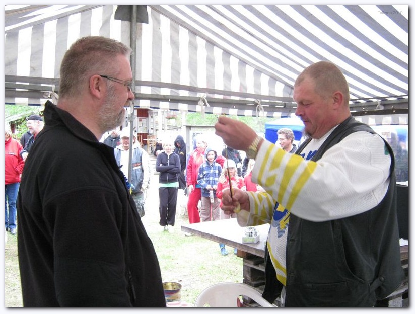 802x601 pixels (191K)